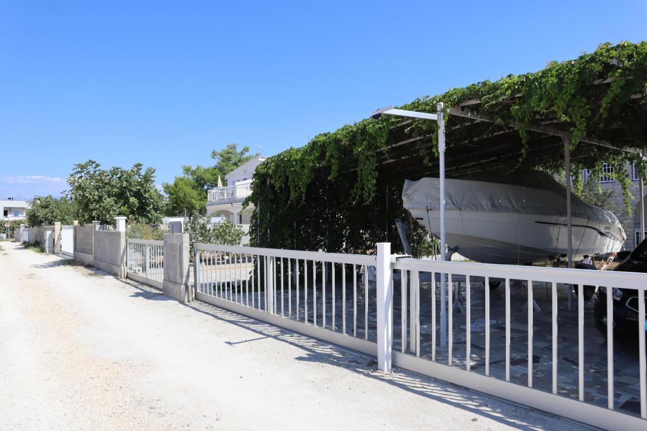 Apartmani Sanja Vir Luaran gambar