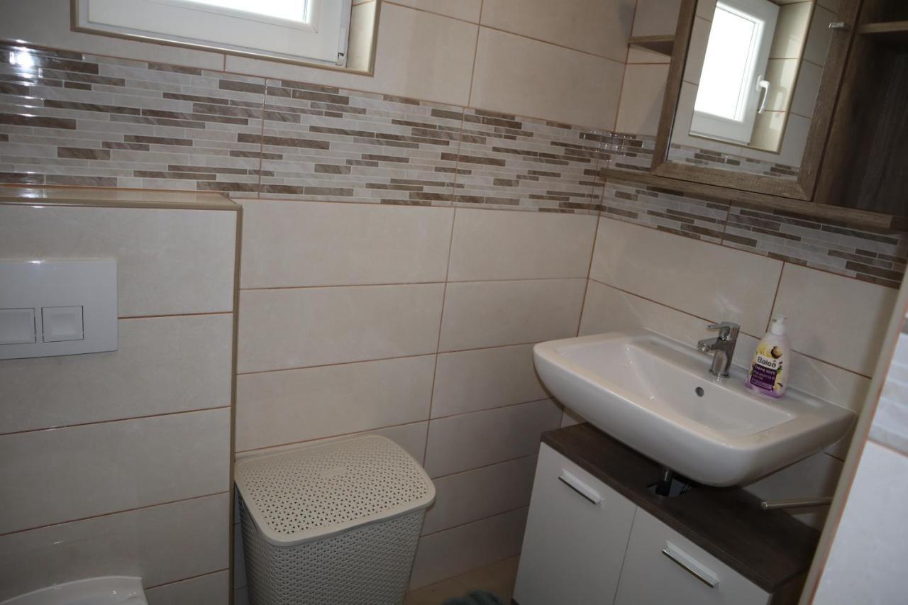 Apartmani Sanja Vir Luaran gambar