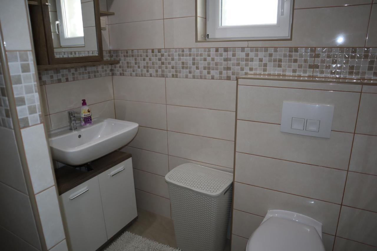 Apartmani Sanja Vir Luaran gambar
