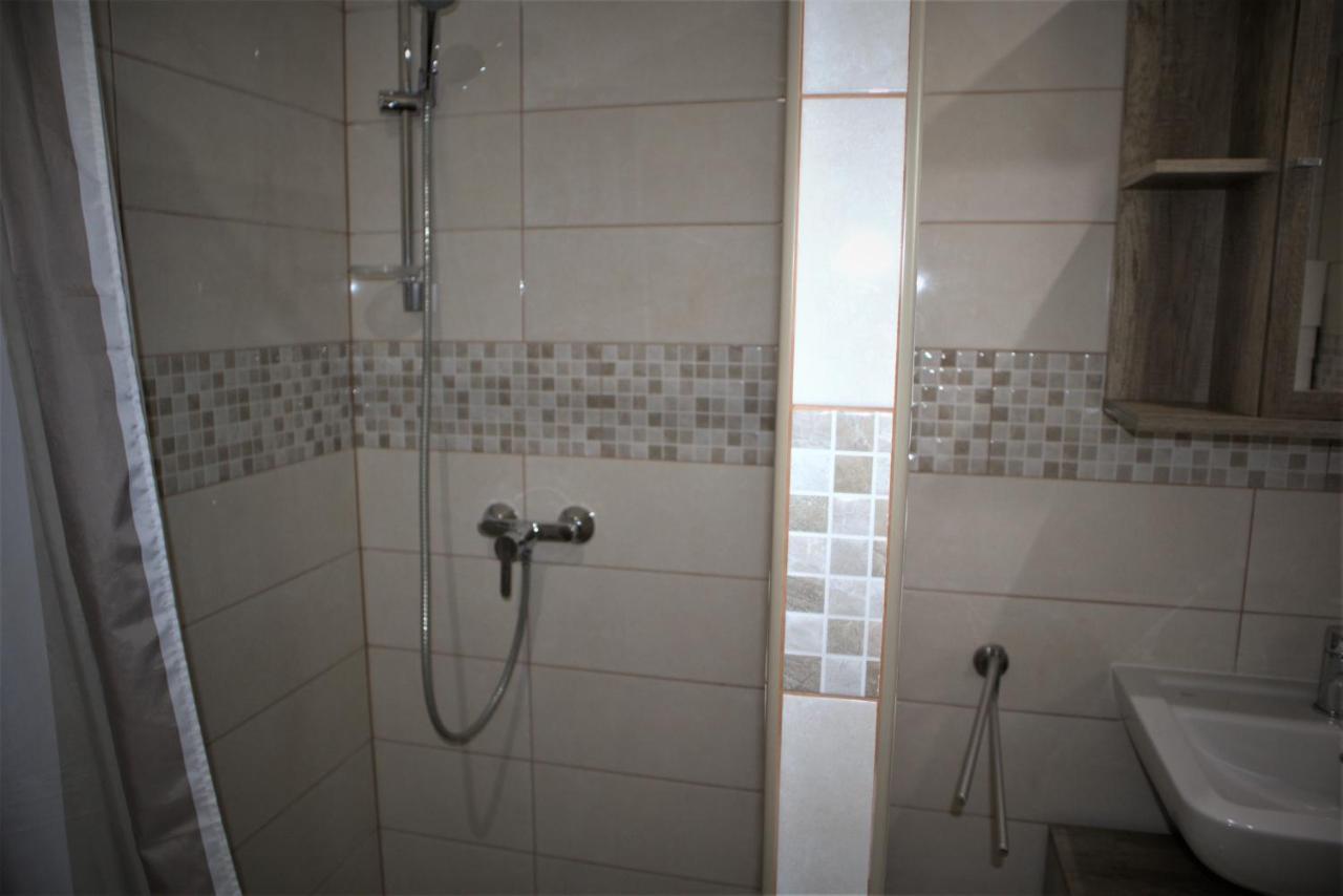 Apartmani Sanja Vir Luaran gambar