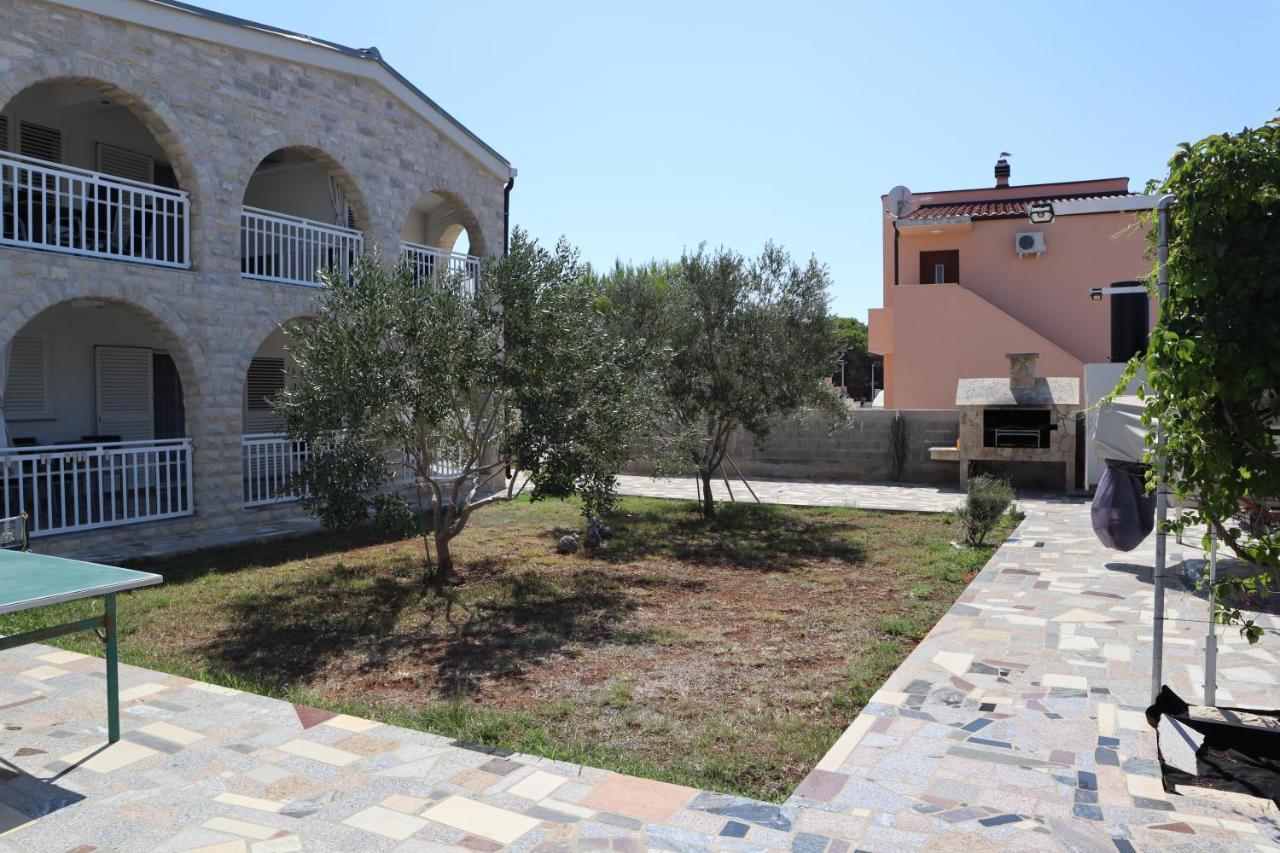 Apartmani Sanja Vir Luaran gambar